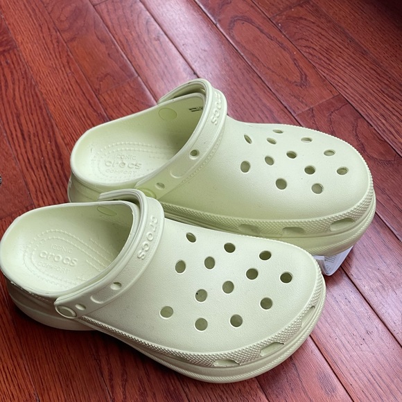 Platform Crocs - Picture 4 of 4